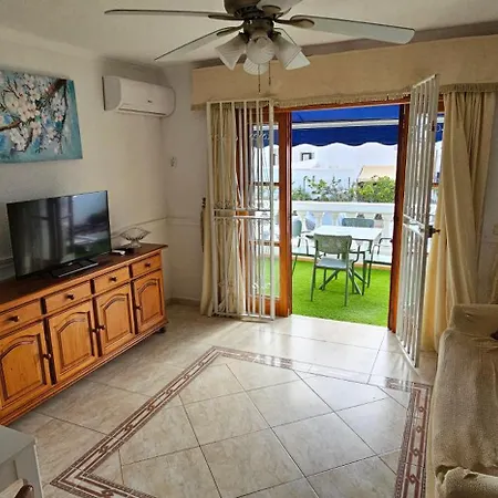 Sweet Home: Cosy Cristianos Apartment